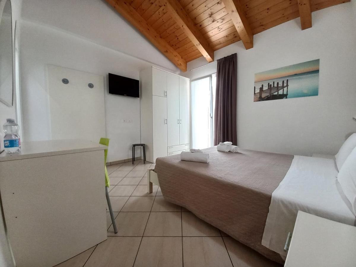 Hotel Sasselli Cesenatico Esterno foto