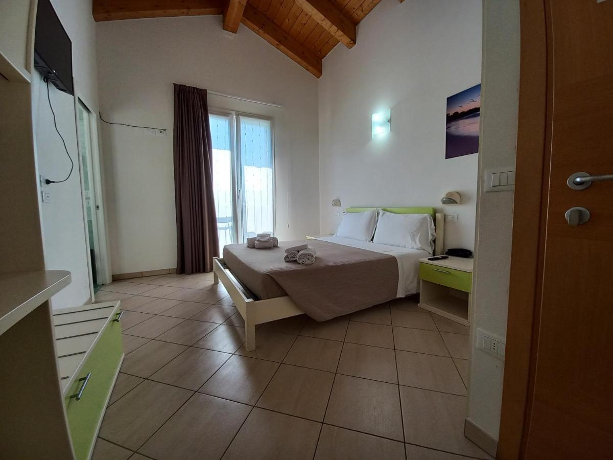 Hotel Sasselli Cesenatico Esterno foto