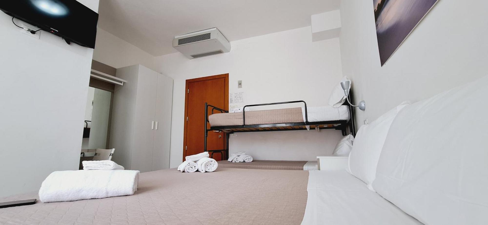 Hotel Sasselli Cesenatico Esterno foto